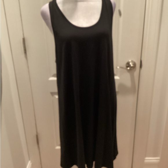 Prinstory Dresses & Skirts - Black Sleeveless Scoop Neck Dress